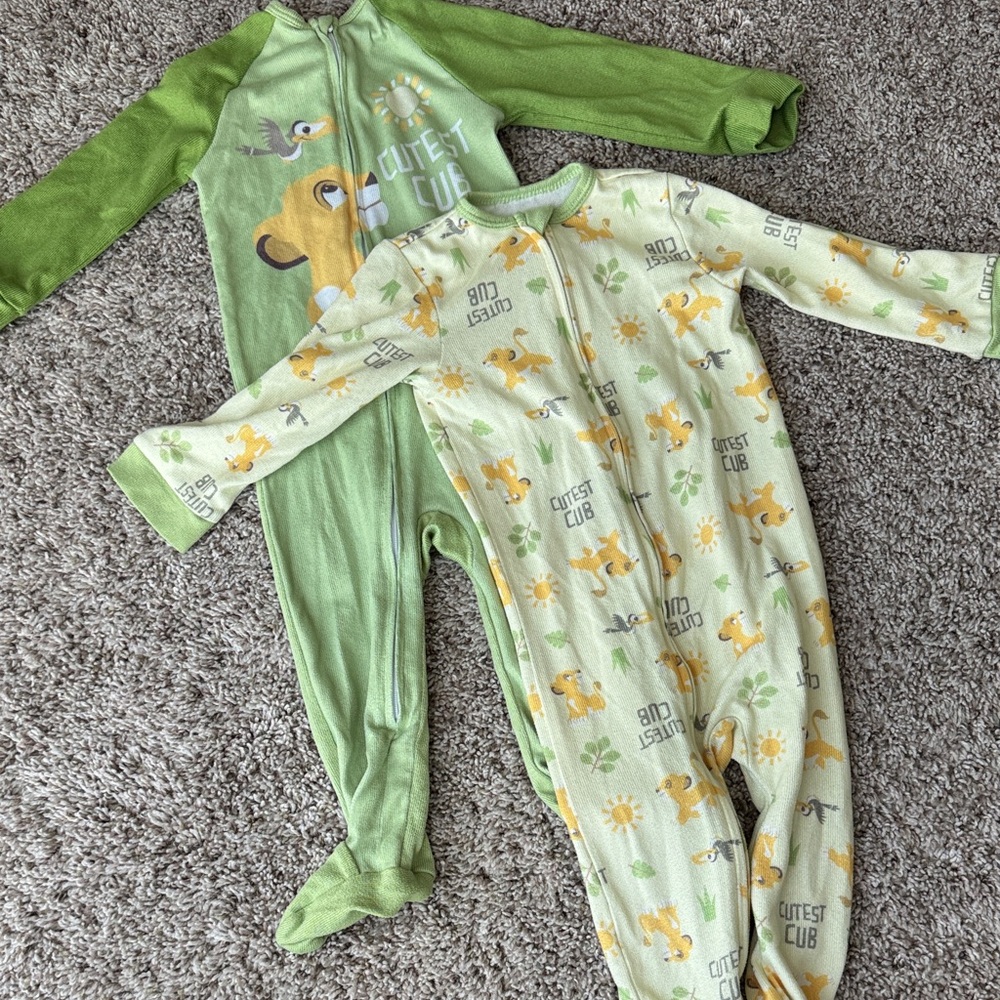 Disney Lion King pajamas (2)